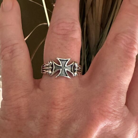 Cross Sterling Silver Ring - Picture 3 of 5